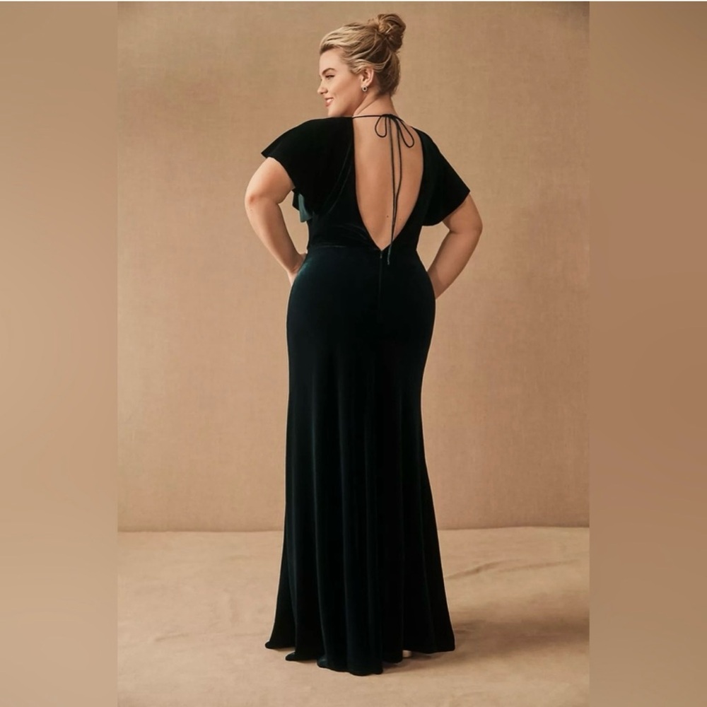 Jenny Yoo Backless Velvet Gown in Deep Green - Picture 3 of 8